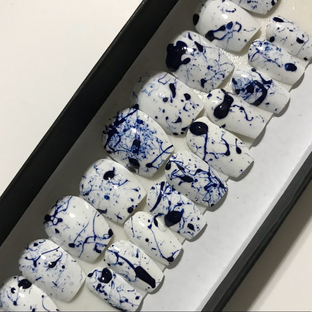 Blue Splattered white Press On Nails